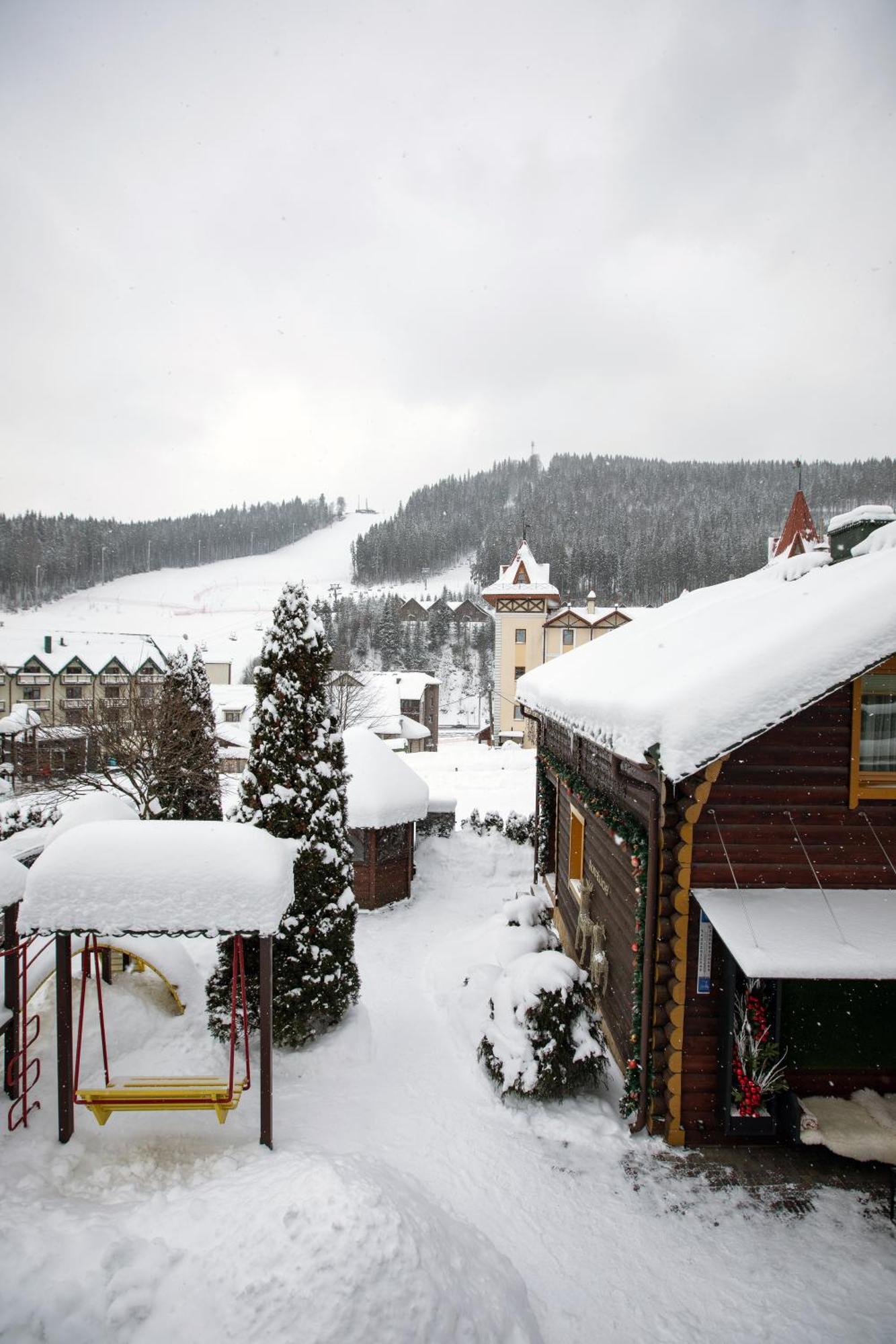 Korona Hotel&Spa Bukovel Exteriör bild